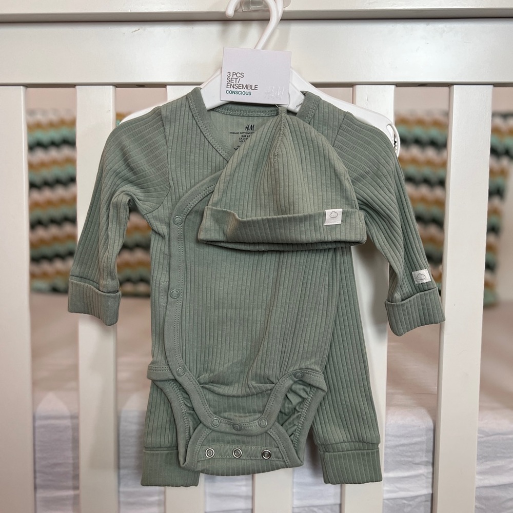 Green kimono long sleeve onesie bodysuit with roll top pants and hat 3 month set
